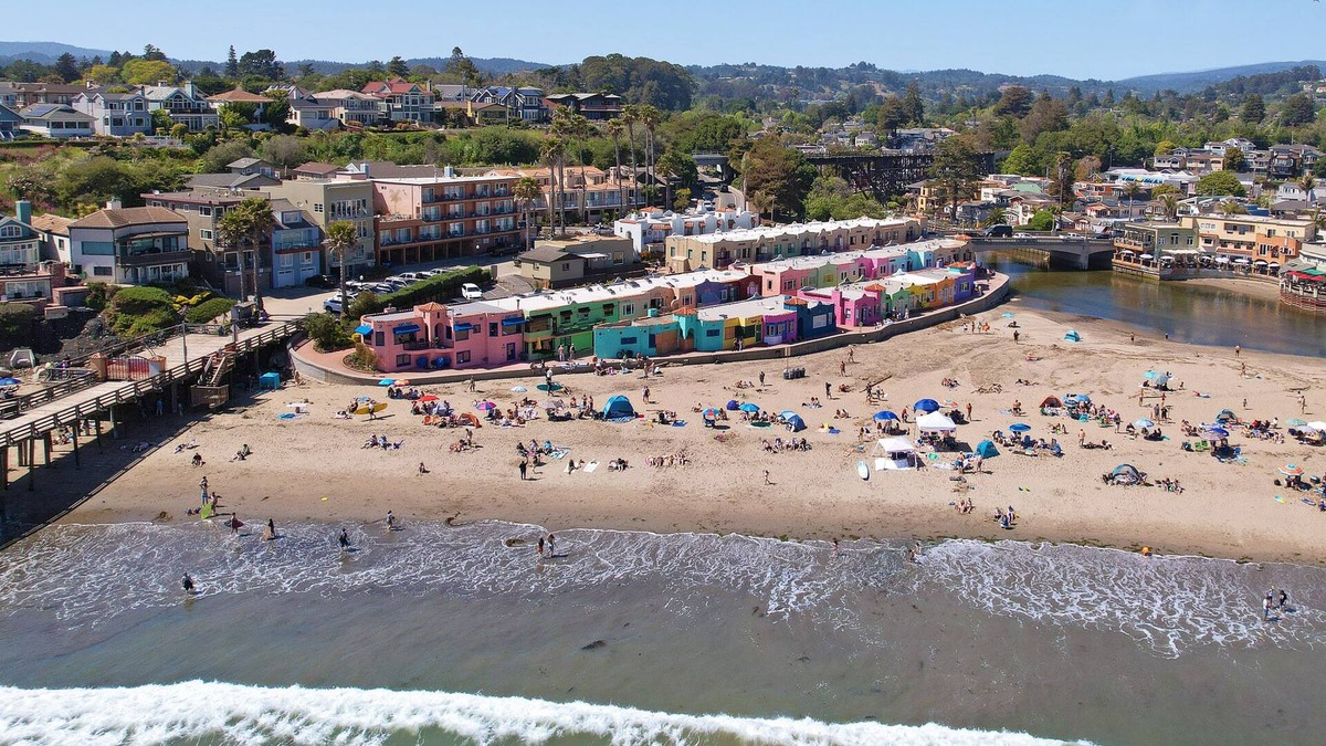 Capitola Condo | BEACH FRONT LUXURY VENETIAN - 2 Jacuzzi Tubs - 2 Parking Passes - BBQ