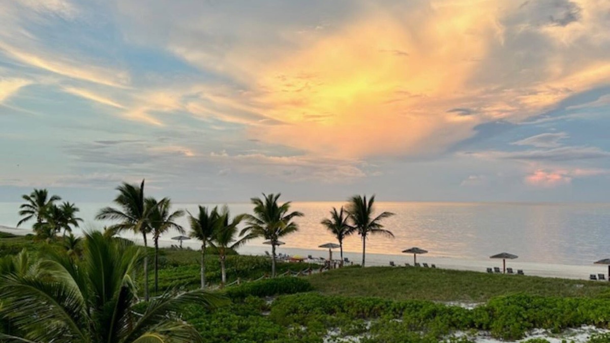 Wheeland Settlement Condo | BEACH FRONT PENTHOUSE WITH AN AWESOME OCEAN AND POOL VIEW!