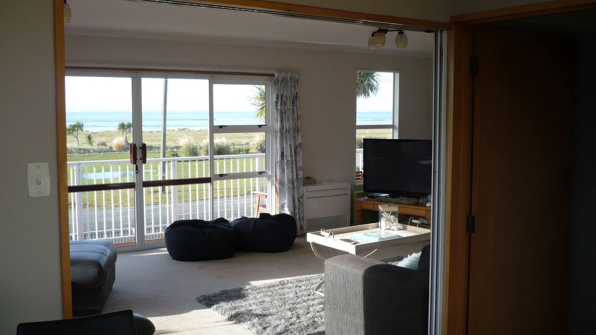 Riverton House | Beach front property