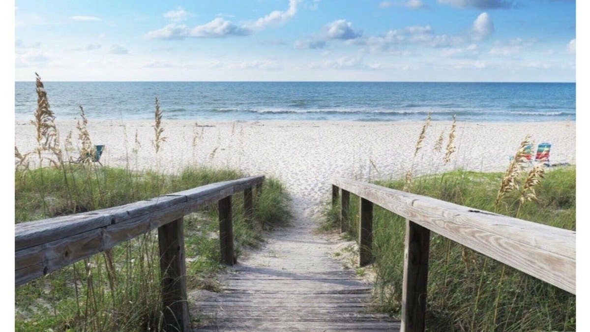 St. George Island Villa | Beach Front sleeps 6 SPRING SUMMER WEEKLY ONLY!SATURDAY to SATURDAY ONLY PLEASE