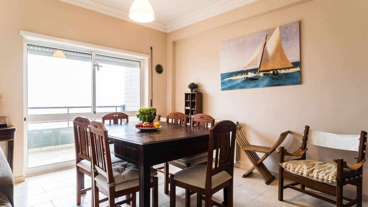 Figueira da Foz Apartment | Beach Front Spacious T3 Apartment