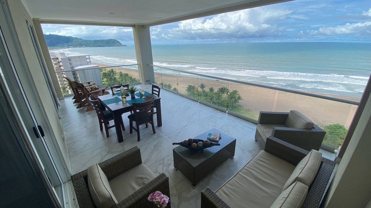 Barrio Los Faroles Condo | Beach Front - Spectacular Ocean Views!