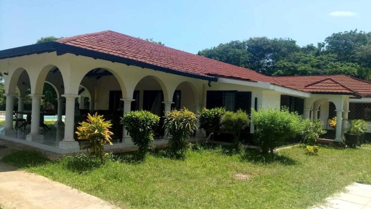 Shanzu Villa | BEACH FRONT VILLA