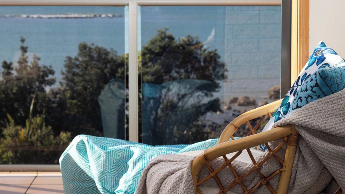 Bell Block House | Beach front with direct beach access & unobstructed beachfront view