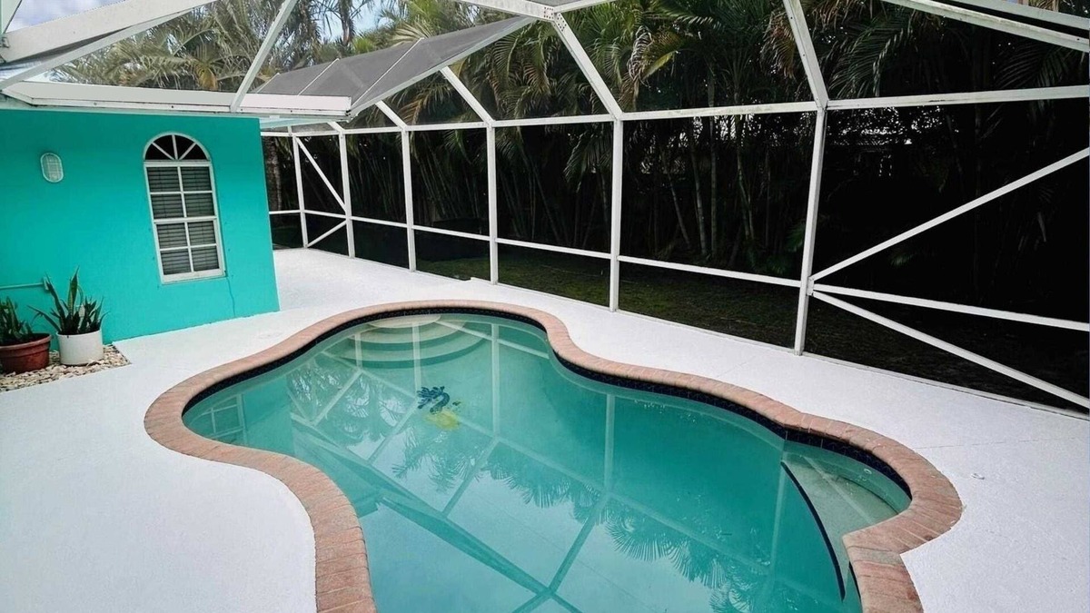 Harbor Village House | Beach fun neighboring Pier