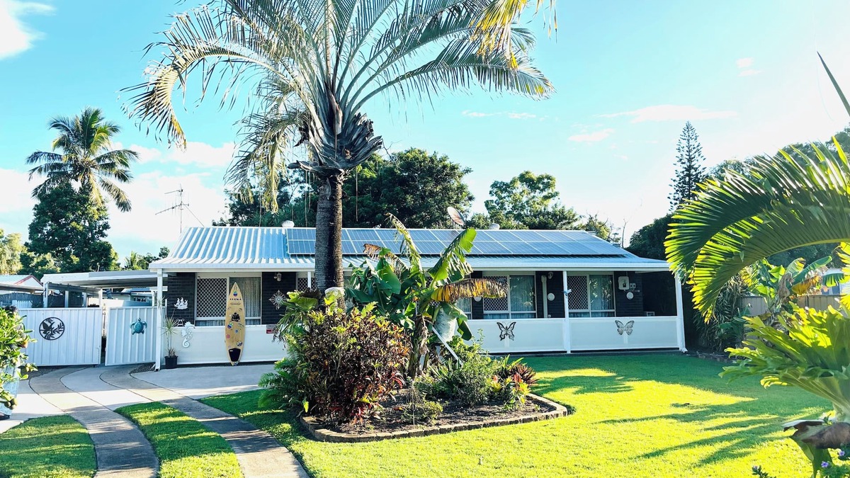 Moore Park Beach House | Beach Gardens-walk to the beachnMoore park beach