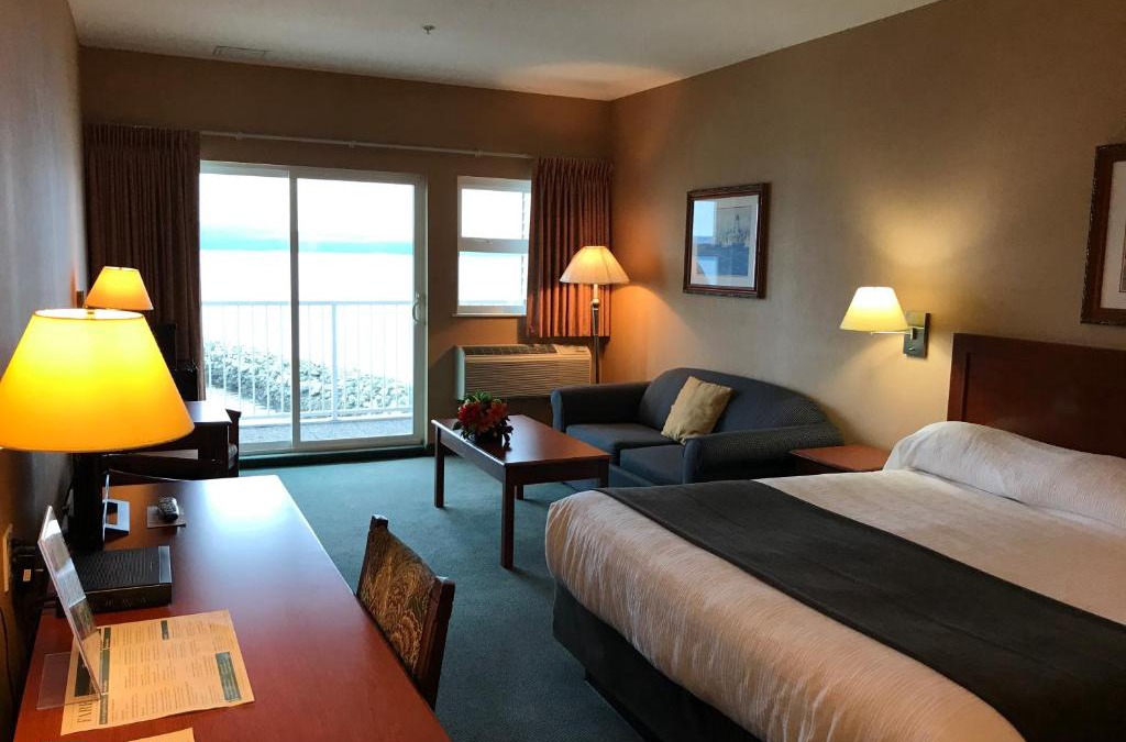 Powell River Resort | Beach Gardens Resort and Marina