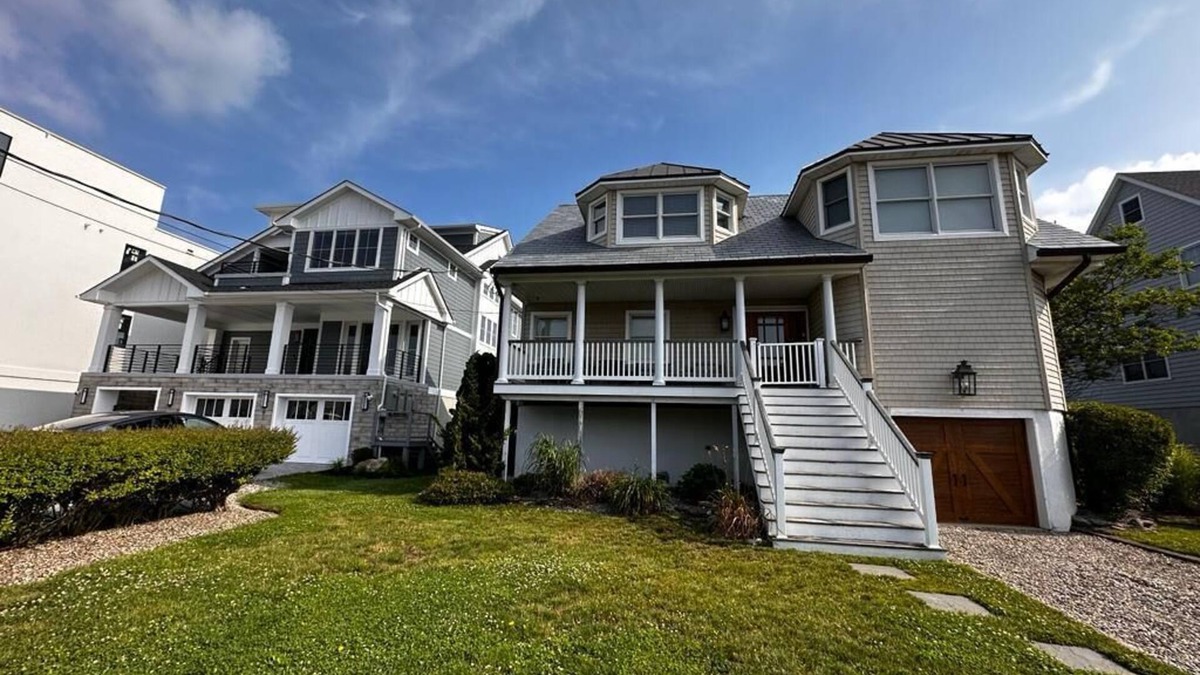 Sea Bright House | Beach Getaway with River and Ocean views