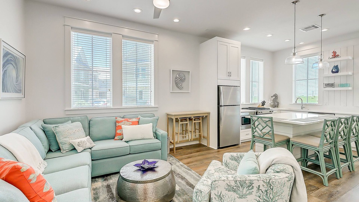 Port Aransas Cabin | Beach & golf getaway with pool, gym, & restaurants on-site – snowbirds welcome