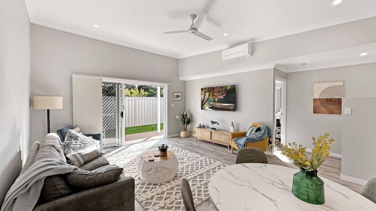 Urangan Apartment | Beach & Harbour Access - Ideal for Whale Watching