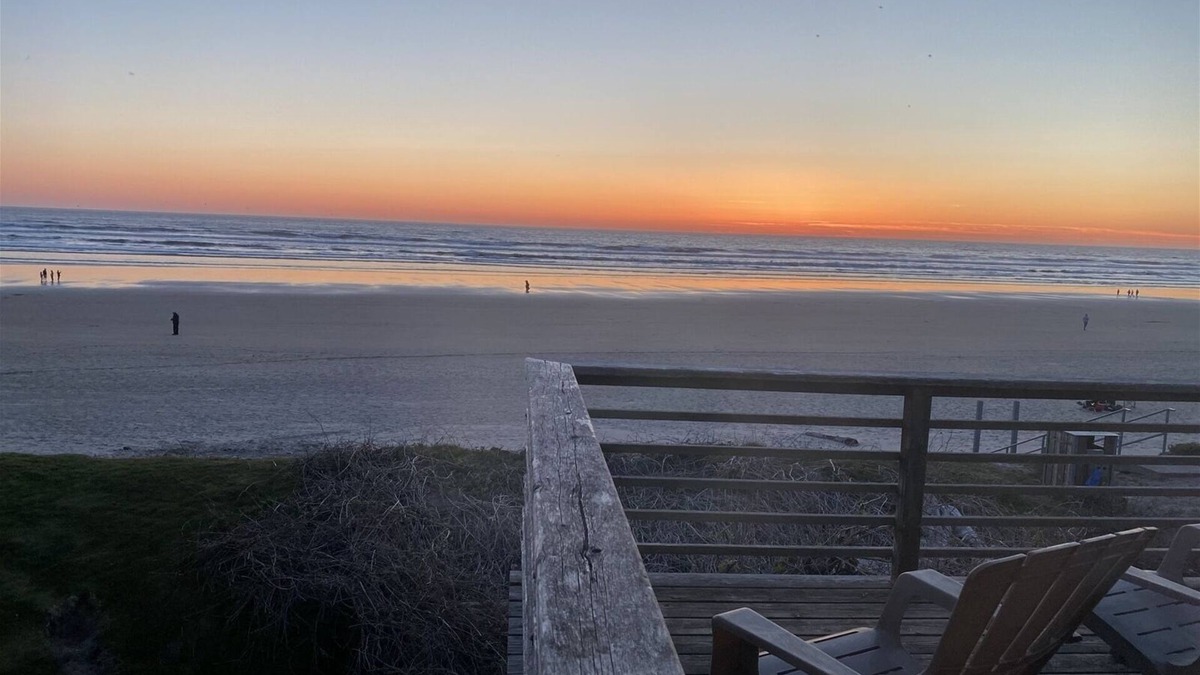 Tolovana Park House | Beach Haven - Beachfront! - Beachcomber Vacation Homes