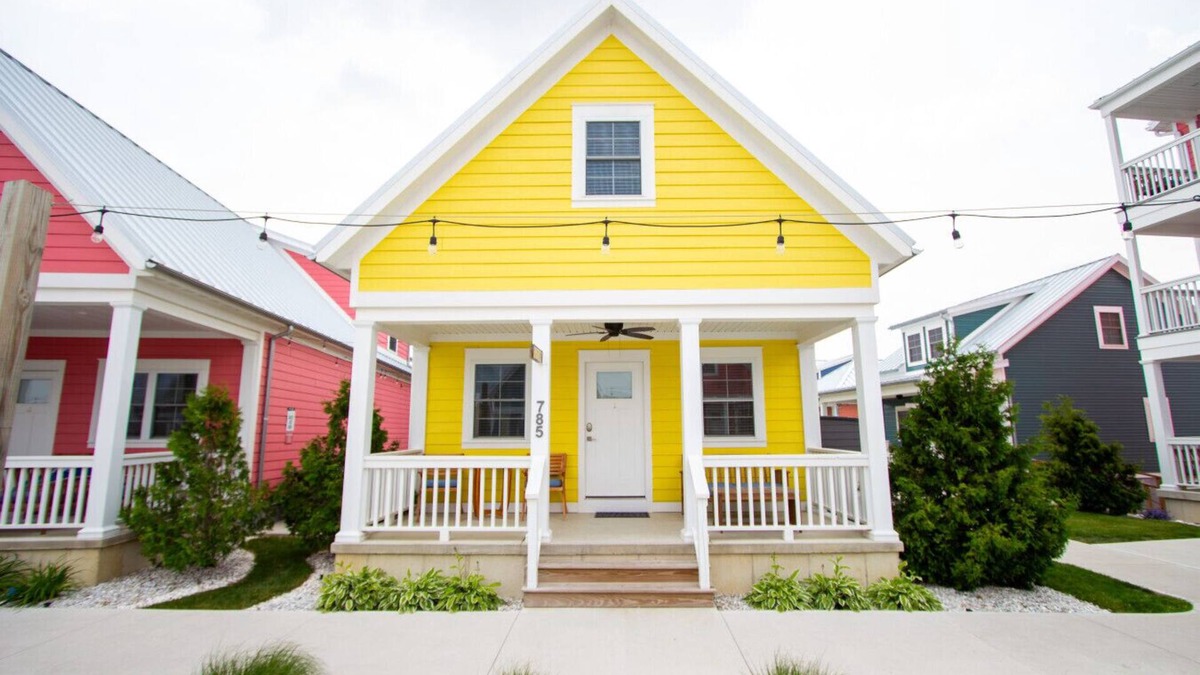 Celina Cabin | Beach Hive - 1 Bed/2 Loft Lakeside Cottage w/HOT TUB!