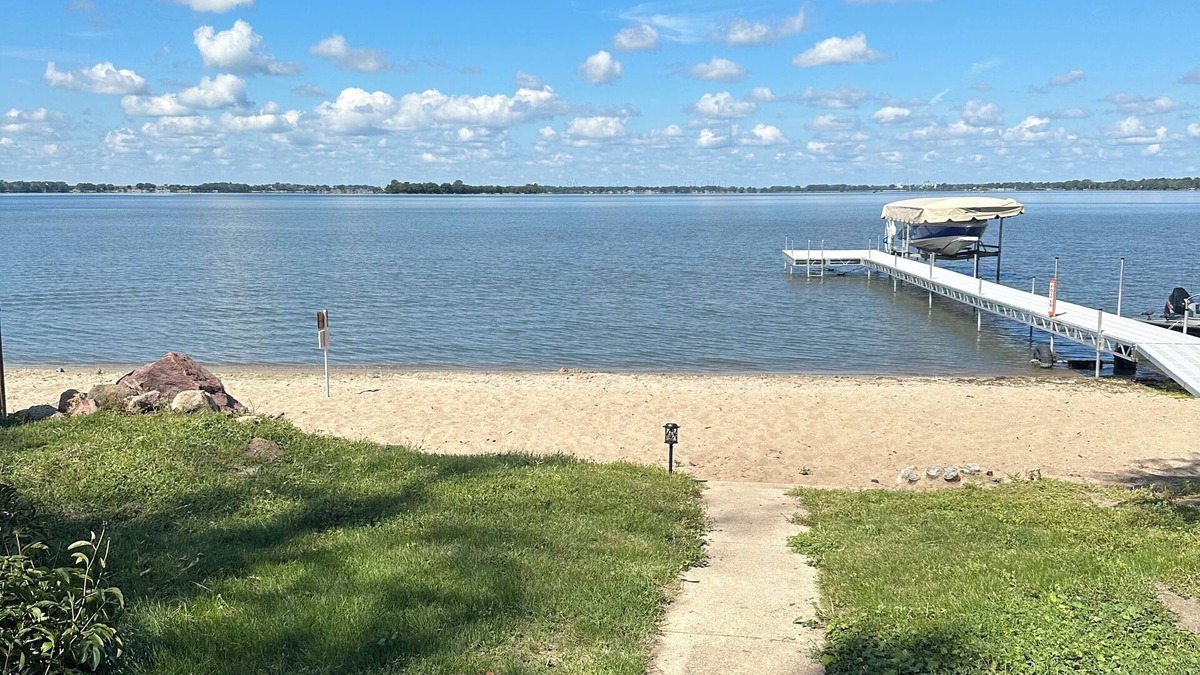 Lakeside House | Beach Home on Storm Lake
