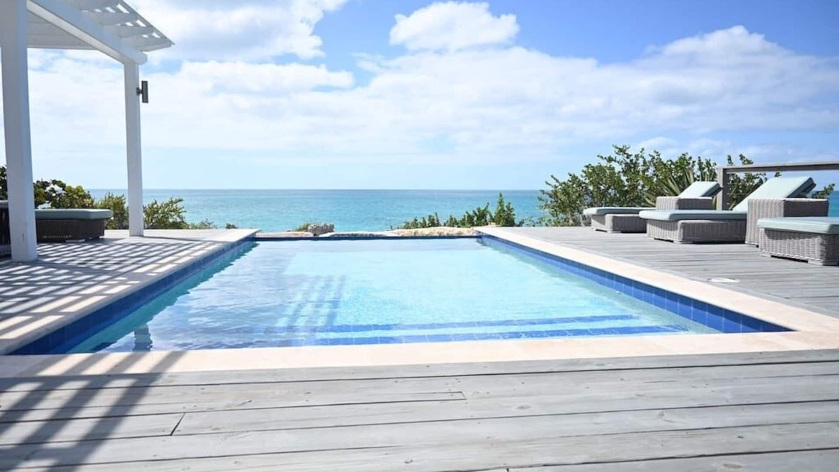 South Palmetto Point House | Beach House on cove of Ten Bay Beach