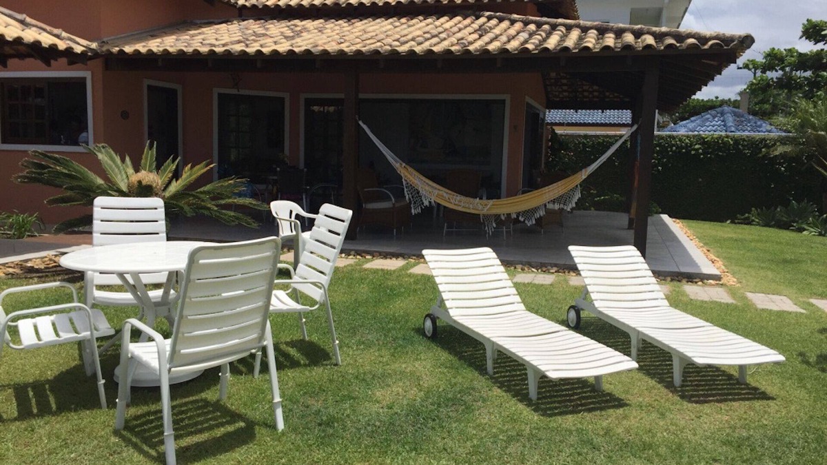 Itapoa House | Beach house 20 meters from the sea (2 grounds).