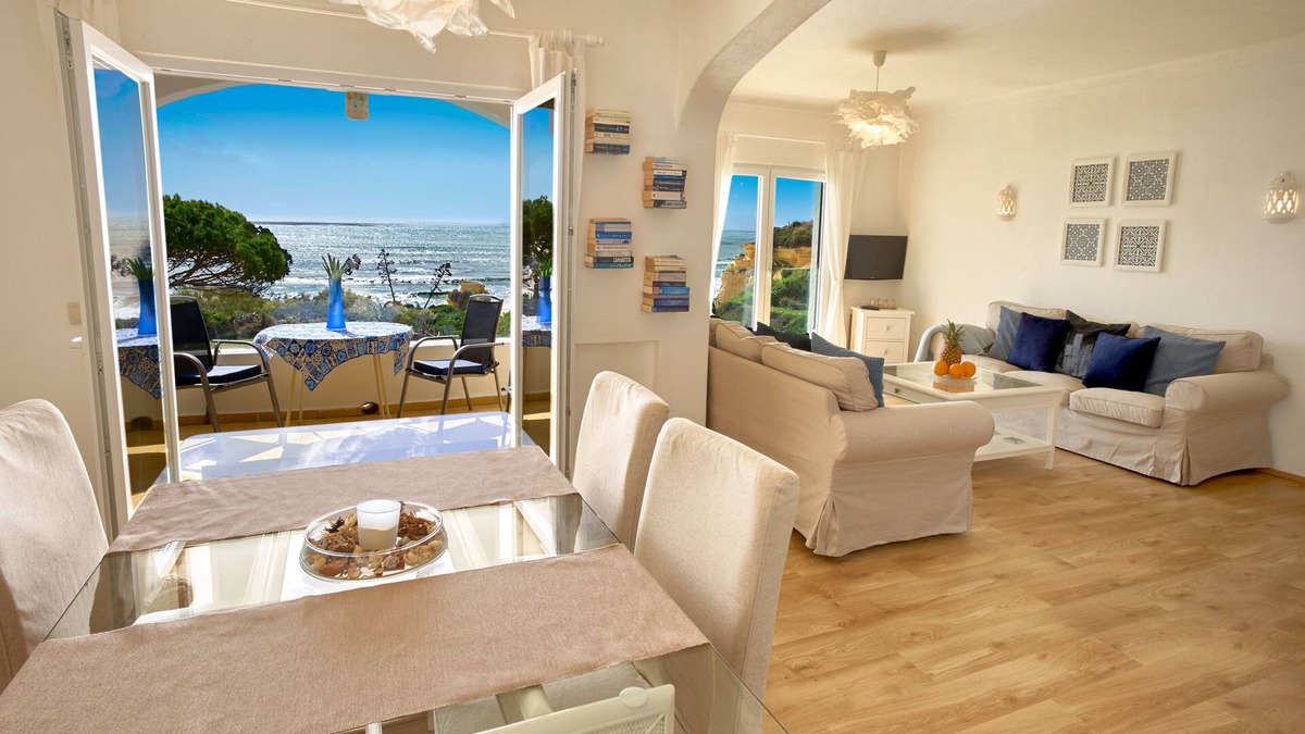 Alporchinhos House | Beach House 4 - creative space for creative people
