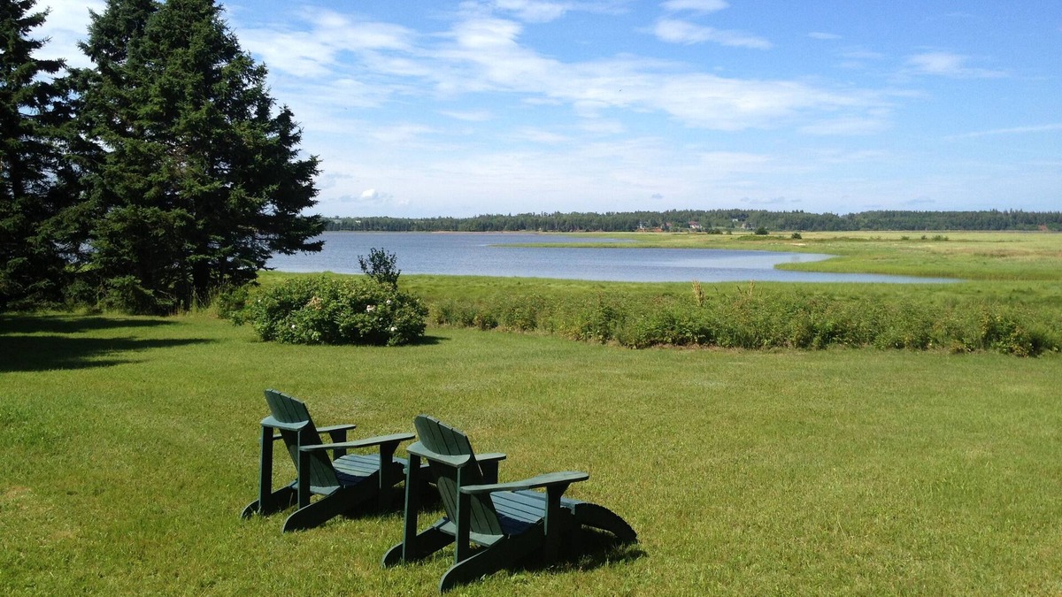 Little Pond Cottage | Beach House at Durell Point
