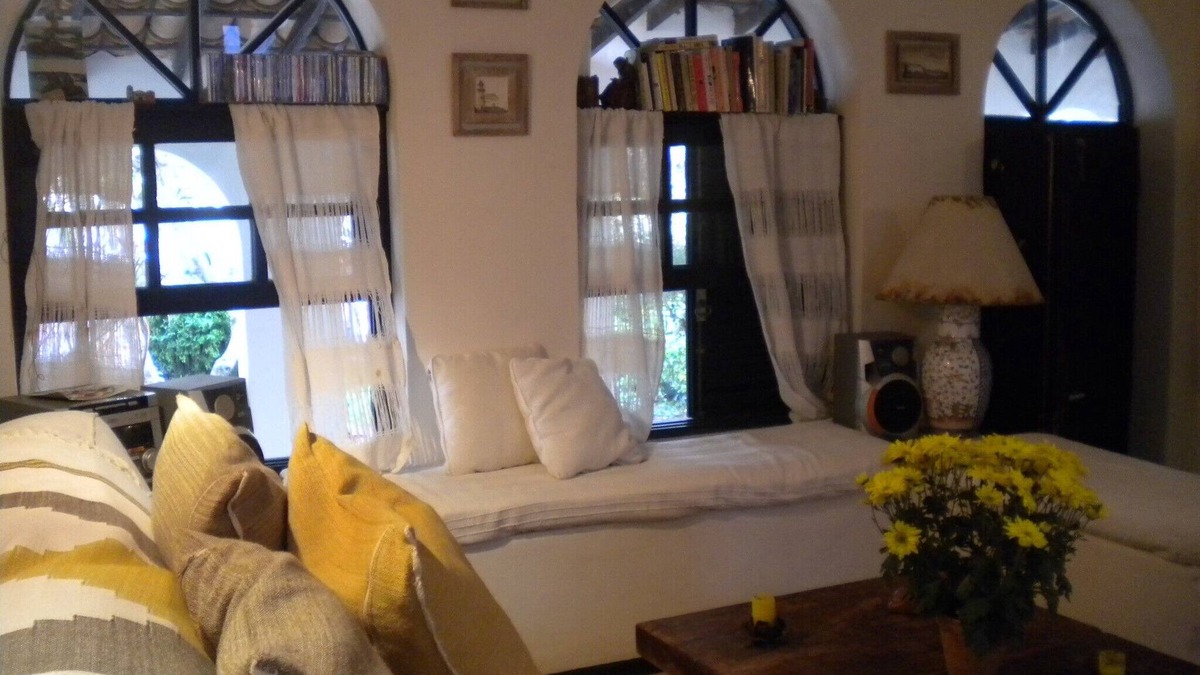 Ossos House | Beach House at Village Condo, charming, safe and 100mtrs. the beach.