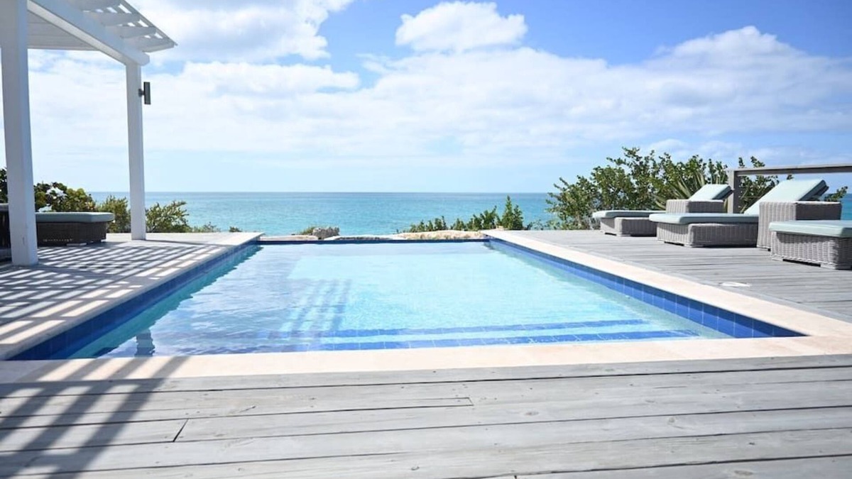 South Palmetto Point House | Beach House on cove of Ten Bay Beach