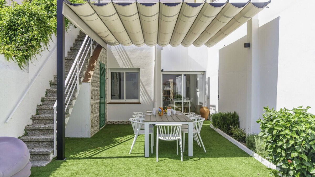 Premia de Mar House | ❤ BEACH HOUSE- CLOSE TO BARCELONA, FREE AC &WiFi