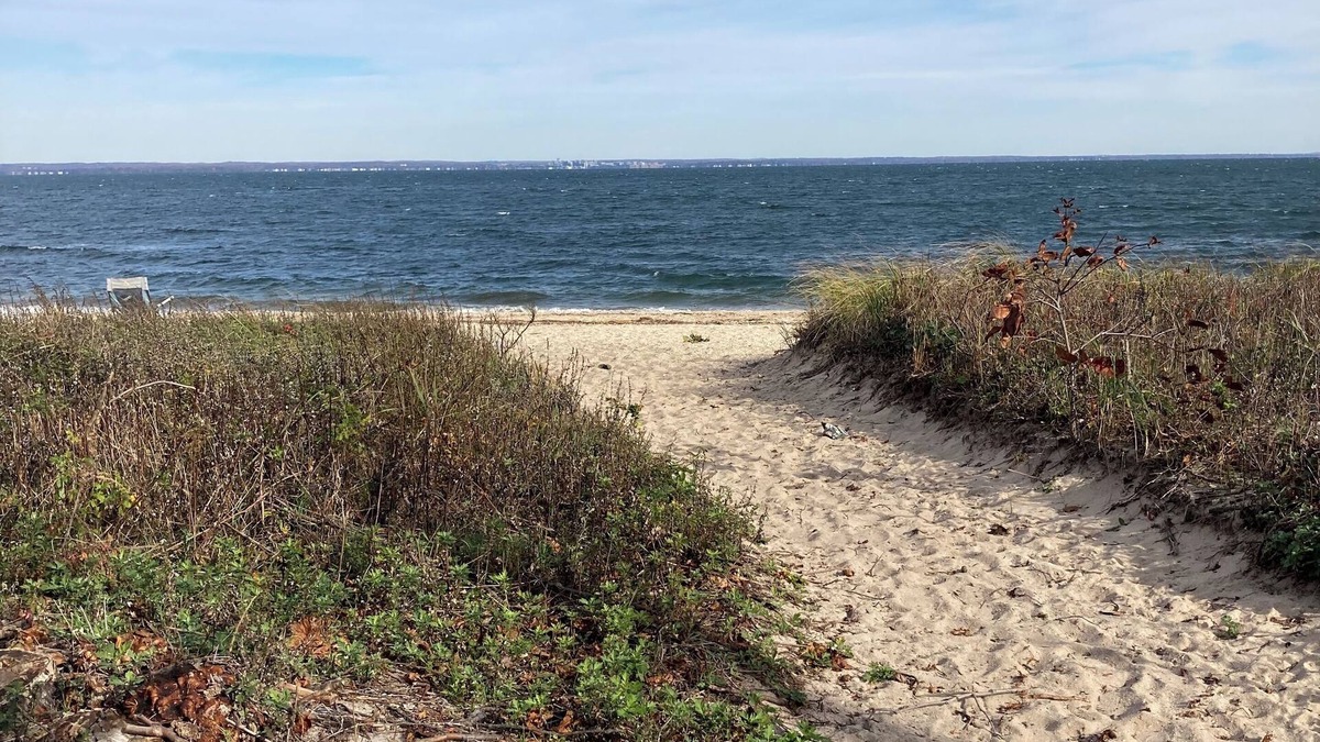 Bayville Cottage | Beach house cottage steps to private beach in the heart of Bayville
