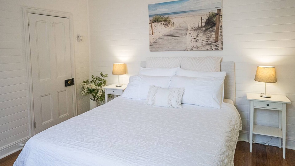 Stanwell Park House | Beach house full of character and charm 3 minutes walk to beach