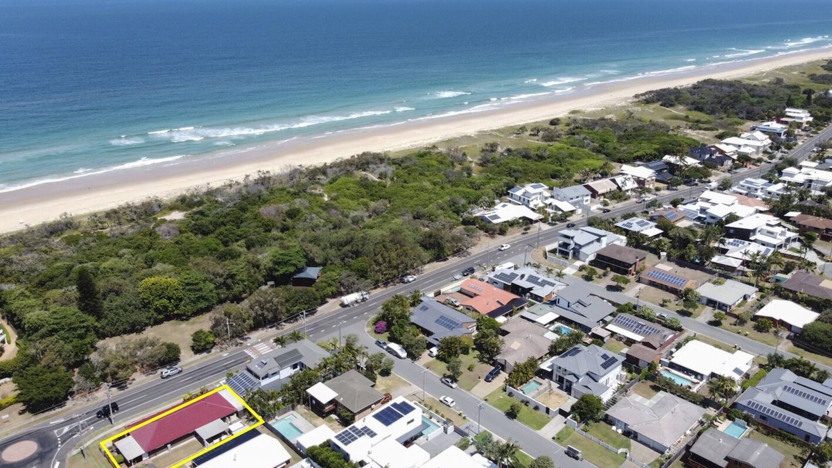 Sunshine Coast House | Beach House Getaway - Family & Pets ZB6