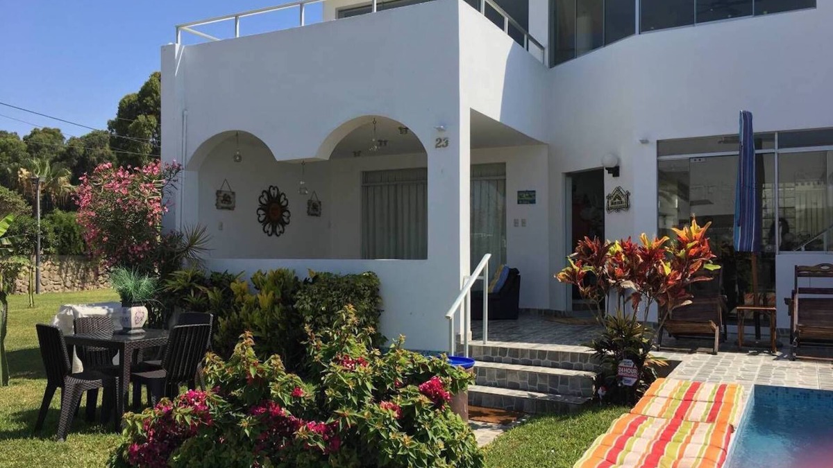 Asia House | Beach House in Asia at KM 97.5 w/Wi-Fi - Mins to boulevard and Cayma beach.