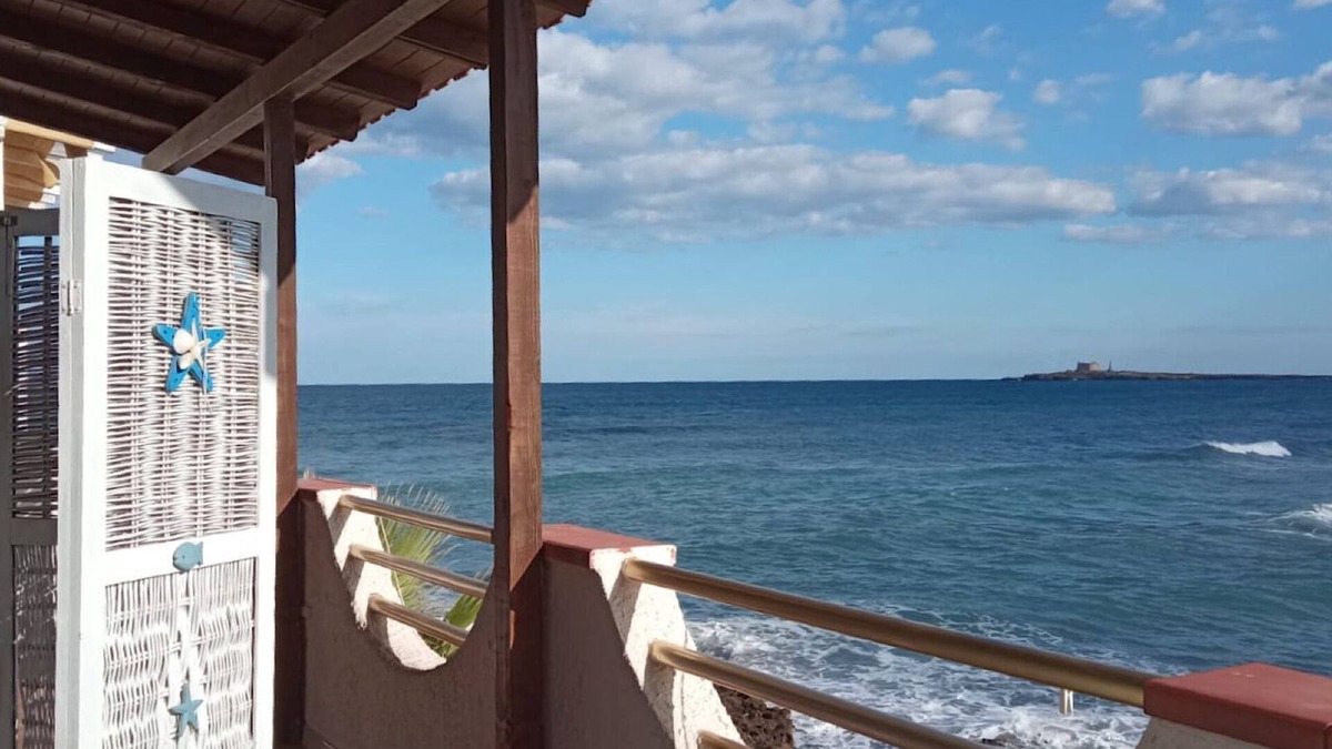 Pachino House | Beach-House In Front Of The Sicilian Sea between Marzamemi and Portopalo