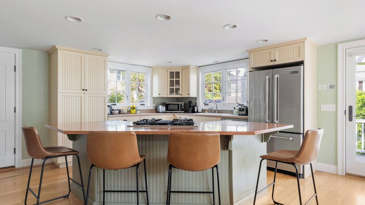Snug Harbor House | Beach House Near East Matunuck State Beach