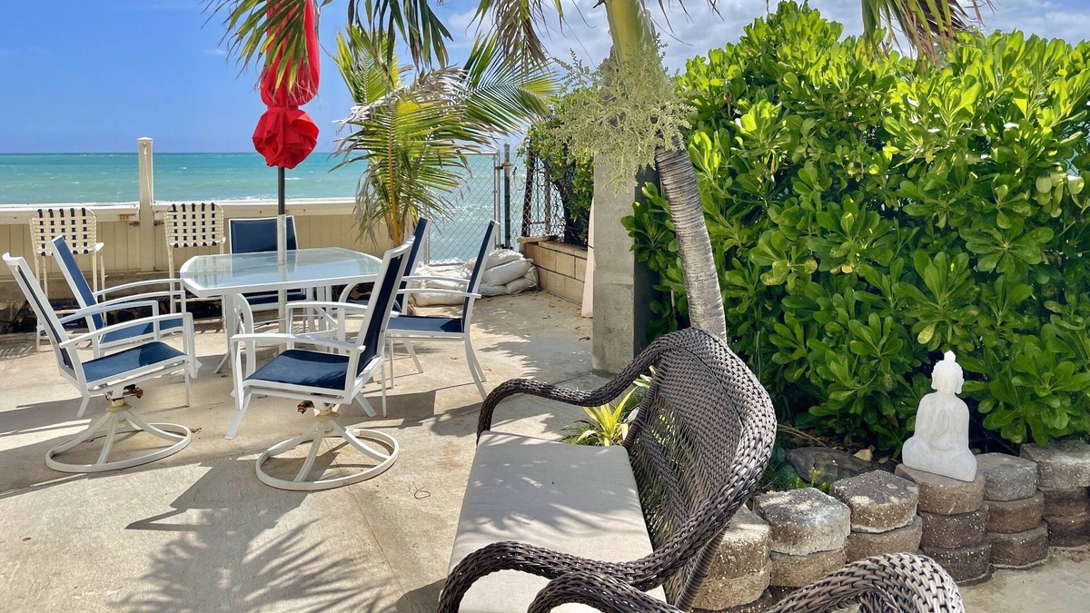 Ewa House | Beach House. On the Beach
