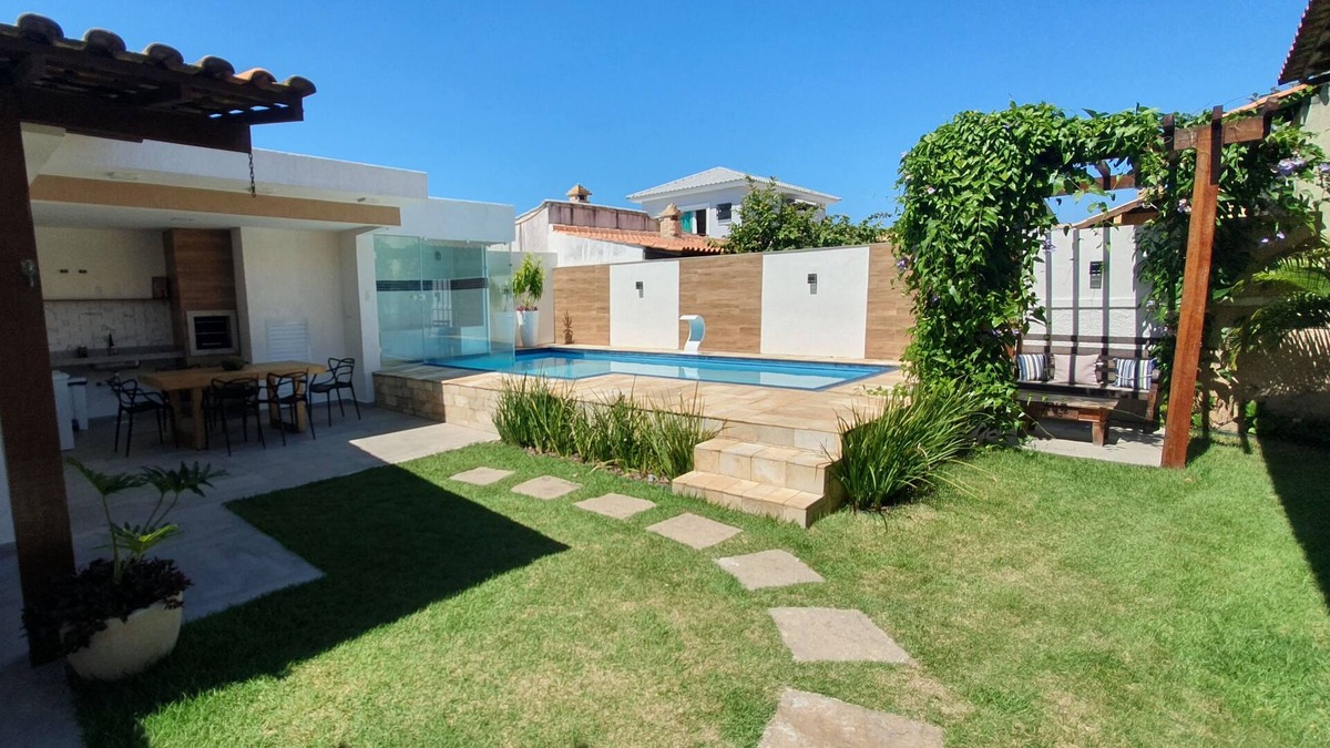 Grussai House | BEACH HOUSE WITH POOL AND BARBECUE