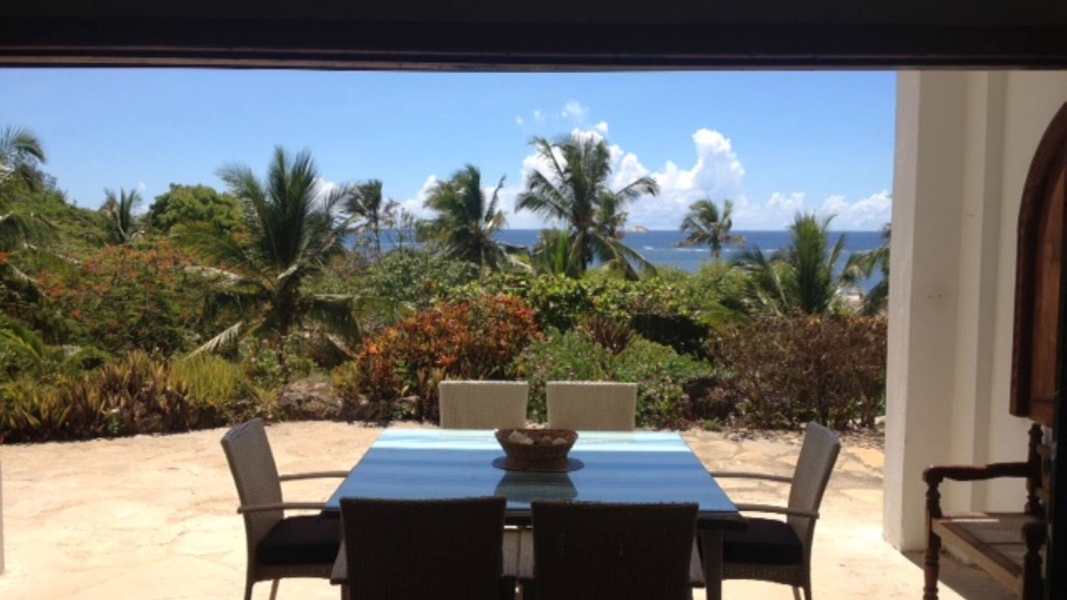 Central Province House | Beach House with private Pool and use of Tennis Court. Breathtaking Views.