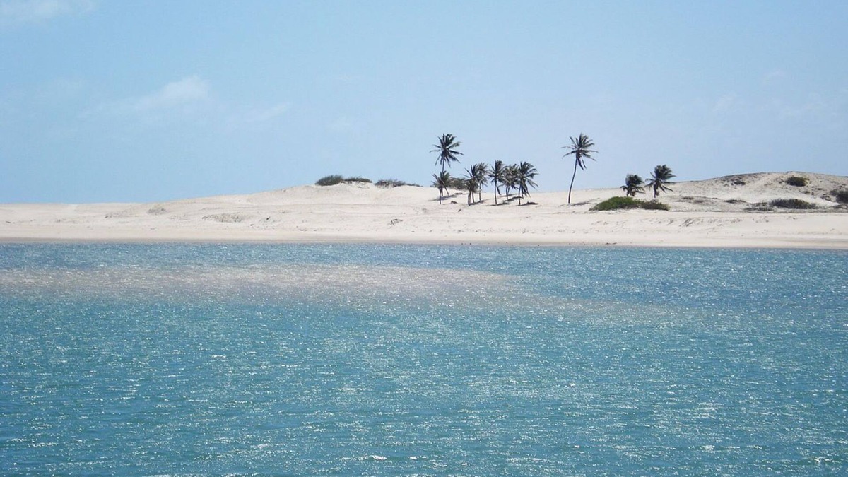 Aguas Belas House | Beach house with pool in Aguas Belas, Caponga (Internet /WiFi available)