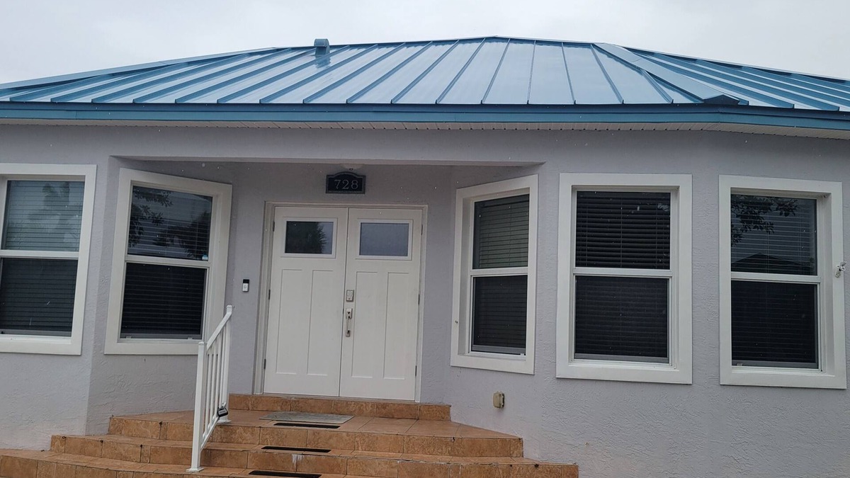 Nettles Island House | Beach house within walking distance to the beach 2 bed 2 bath