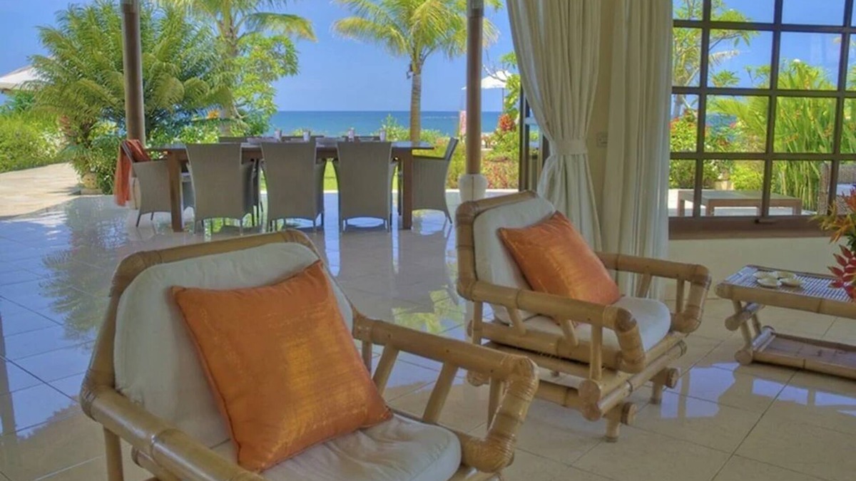 Lokapaksa Villa | Beachvilla, great cooking incl. Housekeeper(s) private pool large garden.