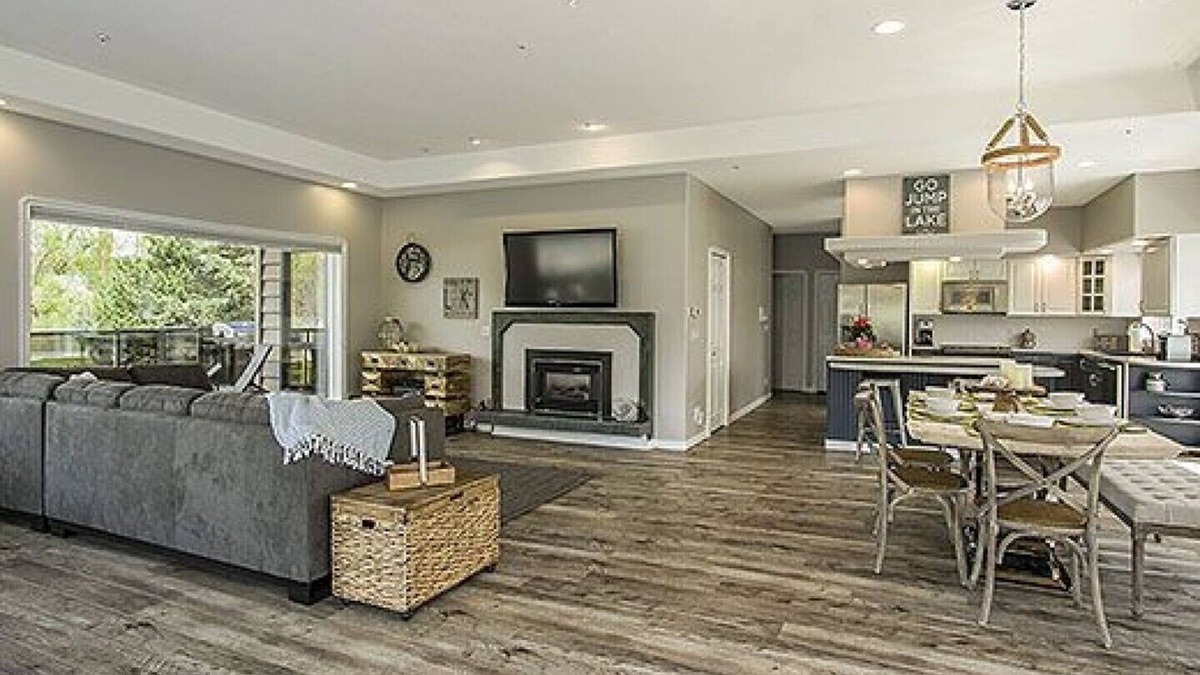 South Central House | beach lakefront escape