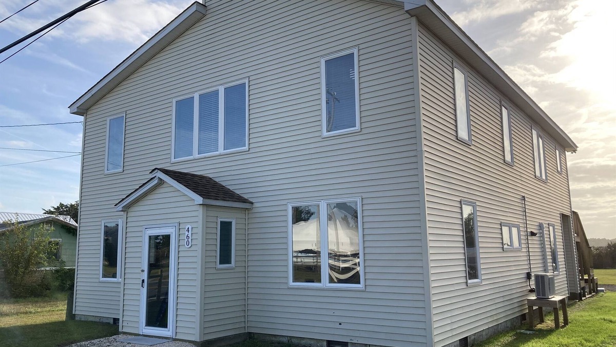 Slaughter Beach House | Beach Lodge: 3 Bedroom - Pet Friendly - Game Room - Great for Multi Families