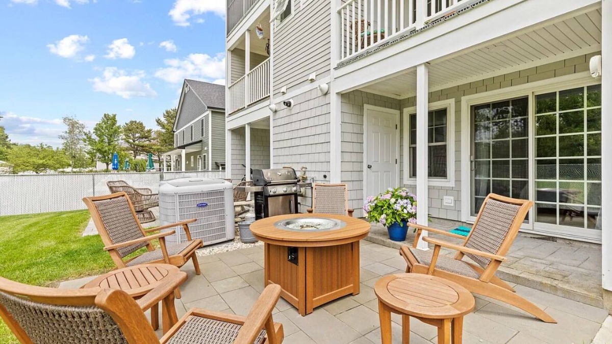 Old Orchard Beach Condo | Beach luxury Condo in Old Orchard Beach, ME, Spacious 4-bdrm, 3 1/2 bath w/AC