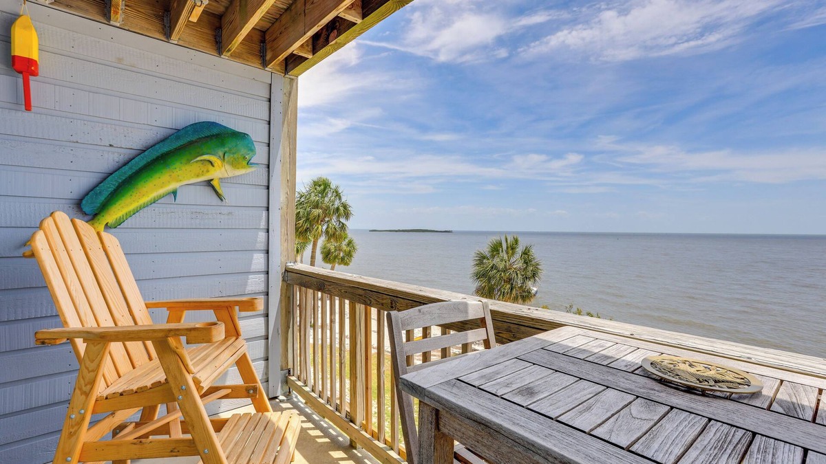 Cedar Key Condo | Beach & Pool Access at Condo on Cedar Key!