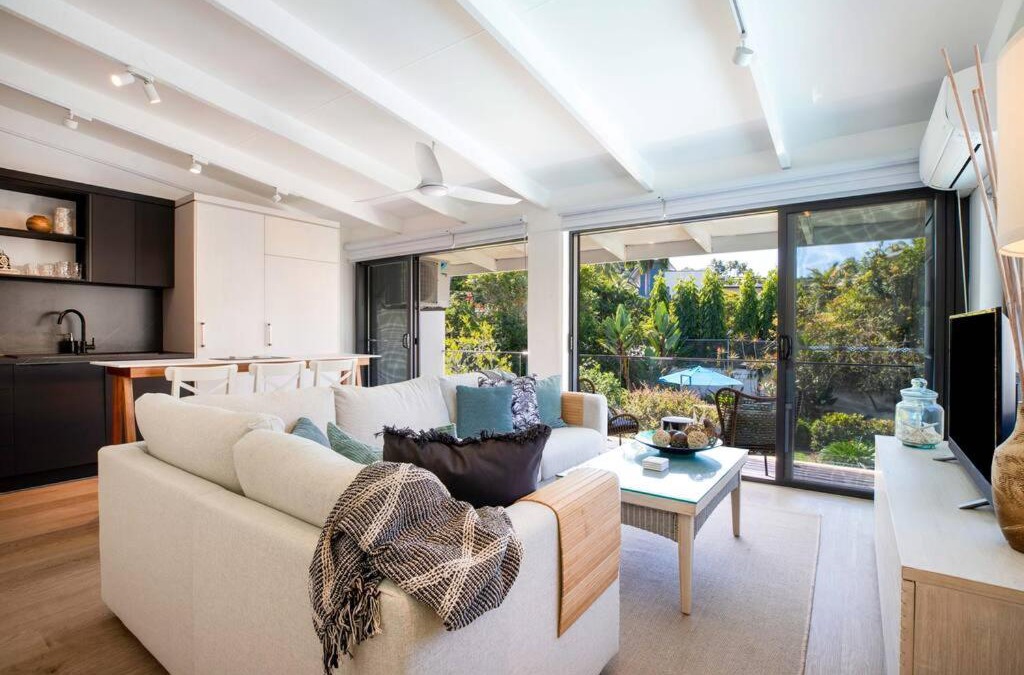 Port Douglas Apartment | Beach Retreat Chic: Poolside on the Esplanade