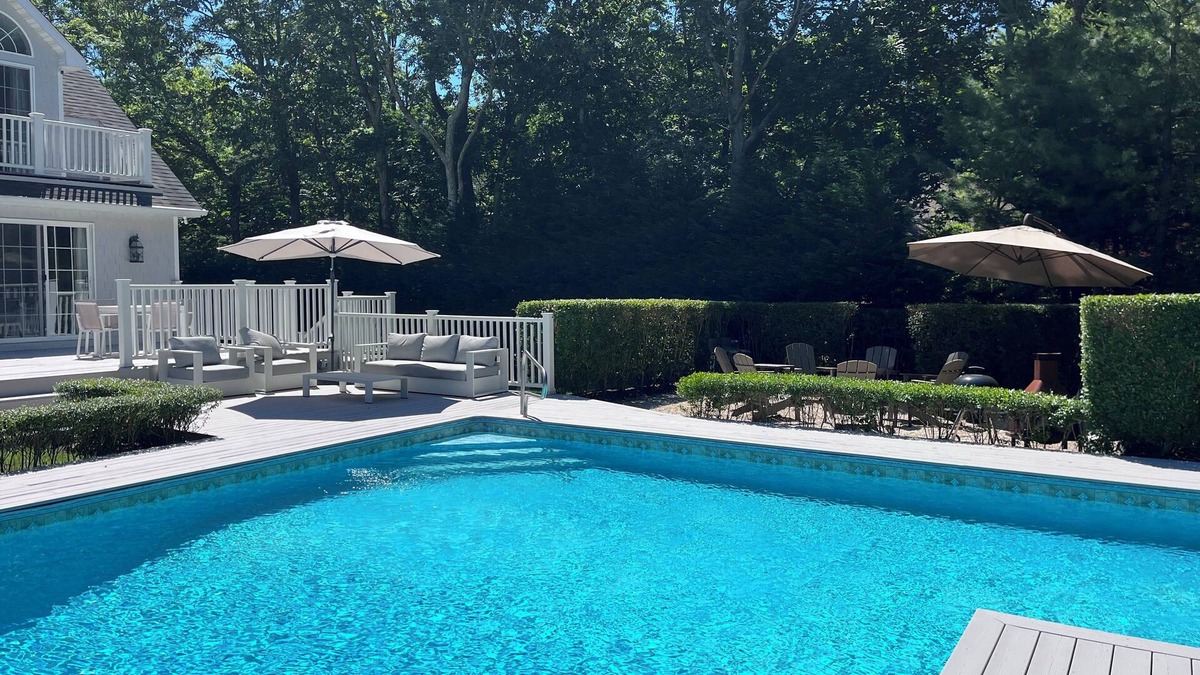 Hamptons House | Beach Retreat with 4bd/4ba & fitness room on 3 levels in gorgeous East Hampton
