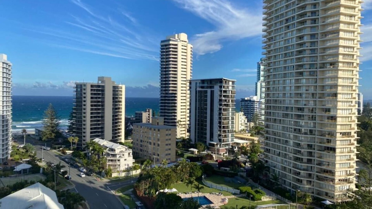Main Beach Condo | Beach & River Holiday in the Sun with access to extensive apartment facilities!