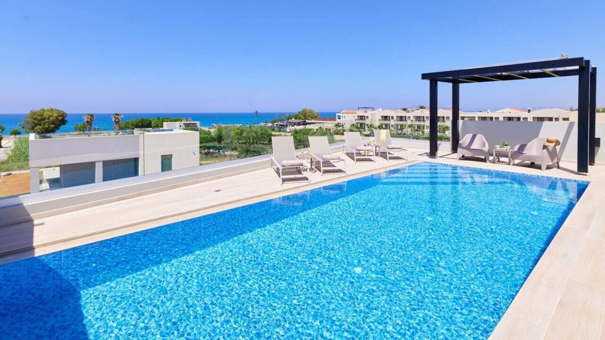 Pyrgos Psilonerou Villa | Beach Sand Villa 2 | Beachfront Roof Pool Sea Views