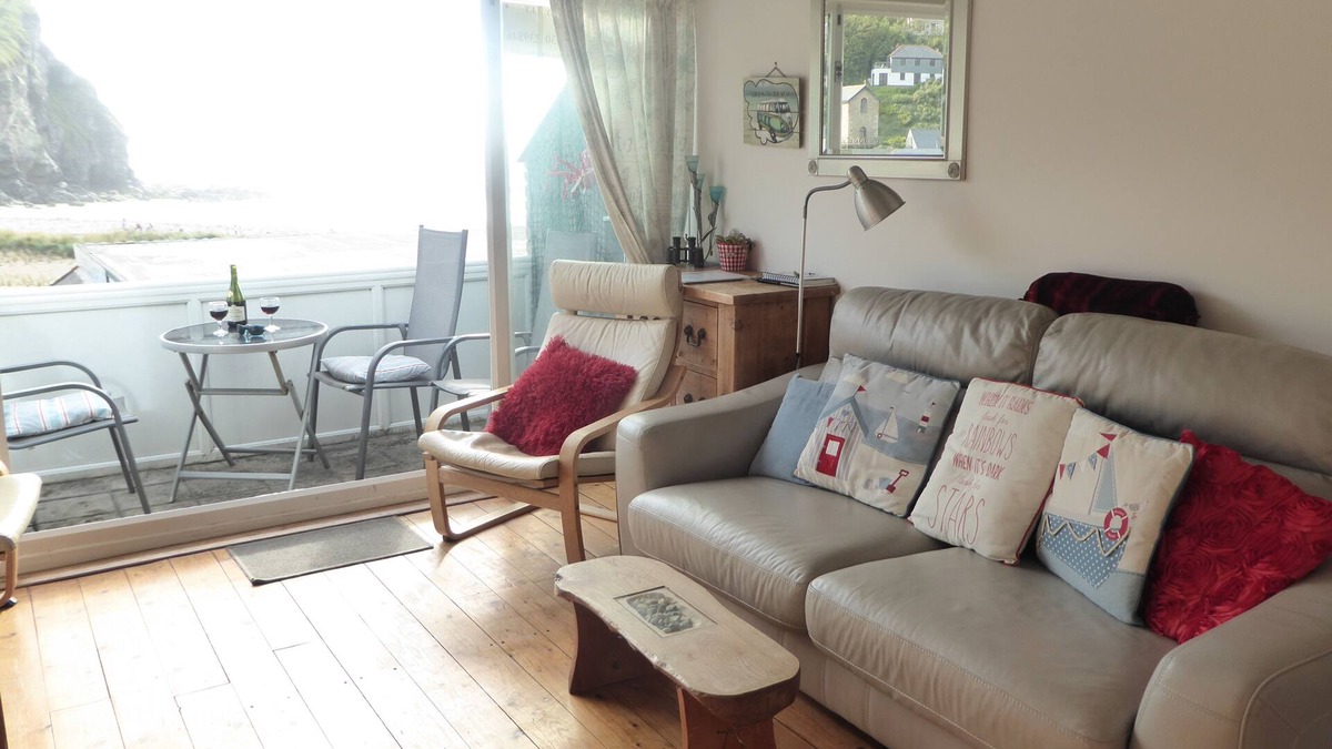 Porthtowan Apartment | Beach side Accommodation, Porthtowan