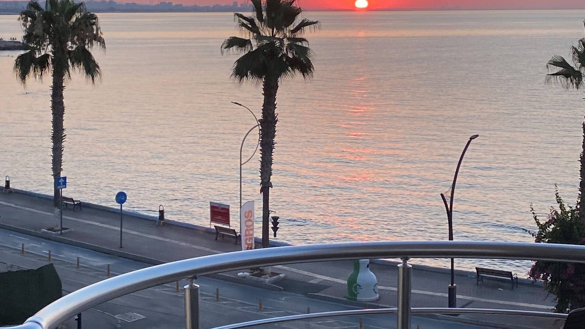 Mezetli Apartment | Beach Side Luxes Apartmant