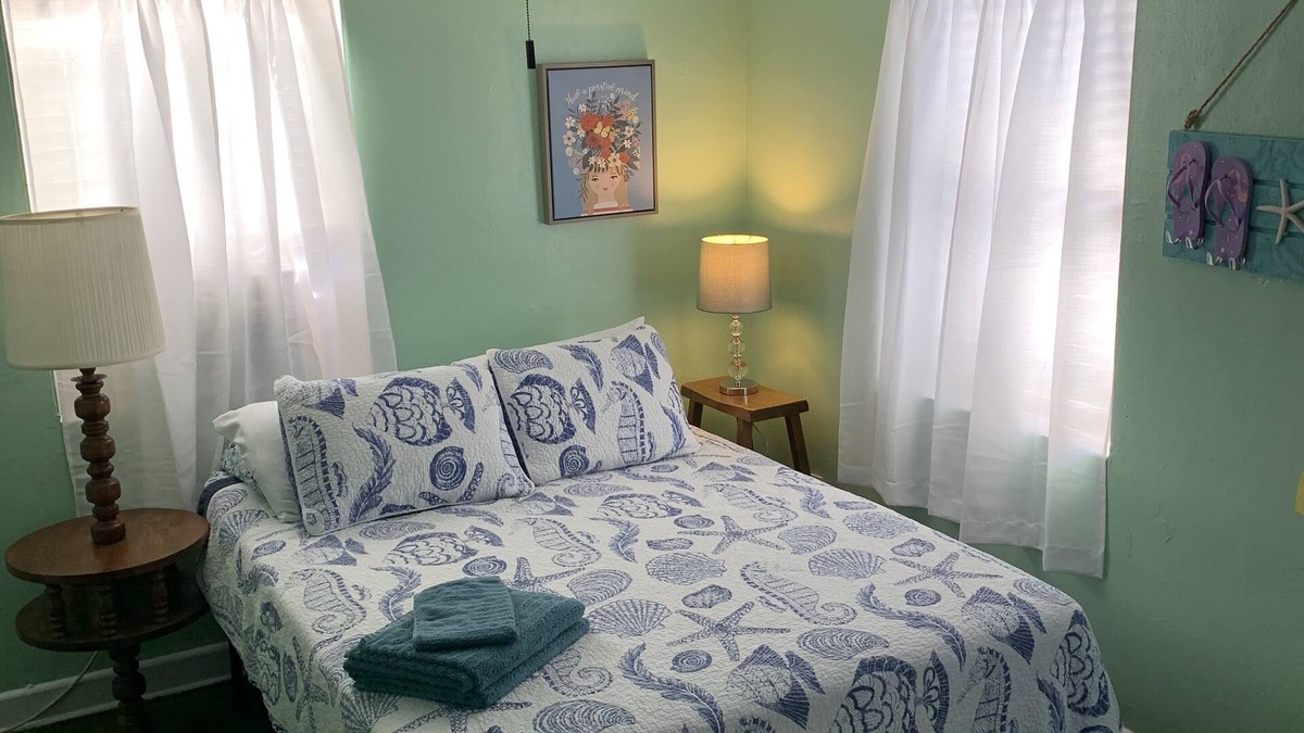 Bayview Apartment | Beach Side Studio #1 - Pet Friendly, WiFi, Off-Street Parking, Large Smart TV
