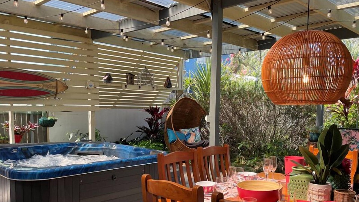 Culburra Beach House | Beach Stay Love is everything you need with a 3 minutes stroll to the beach.
