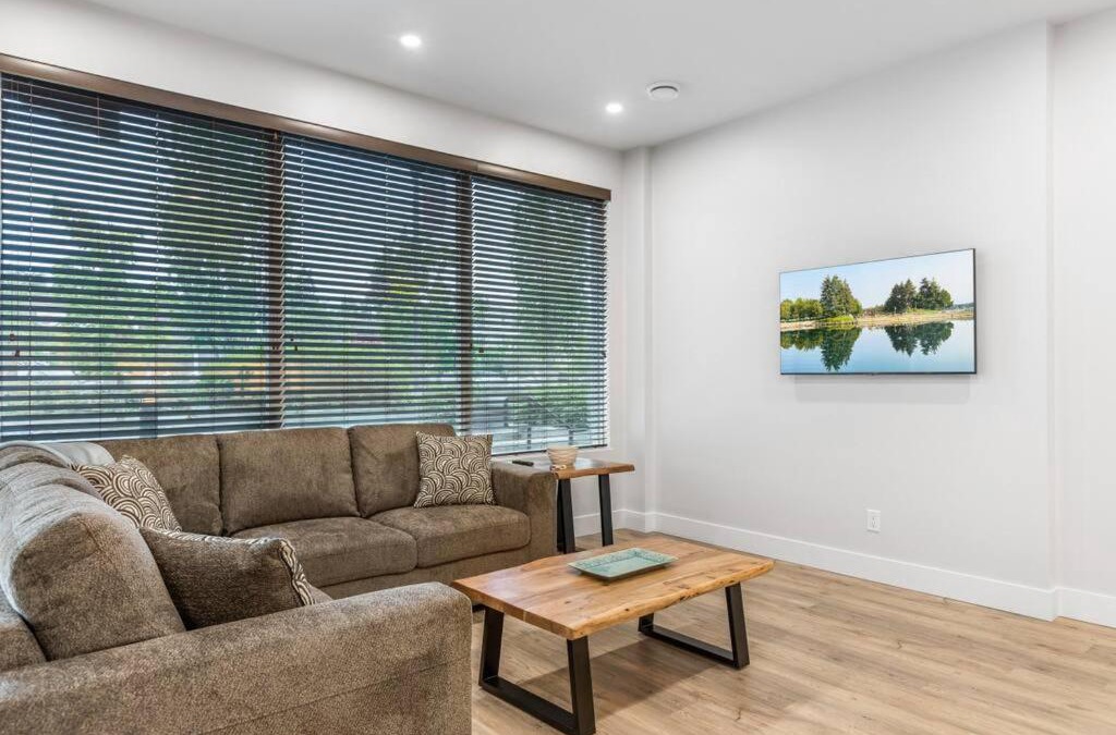 Regional District of Nanaimo Apartment | Beach Suites