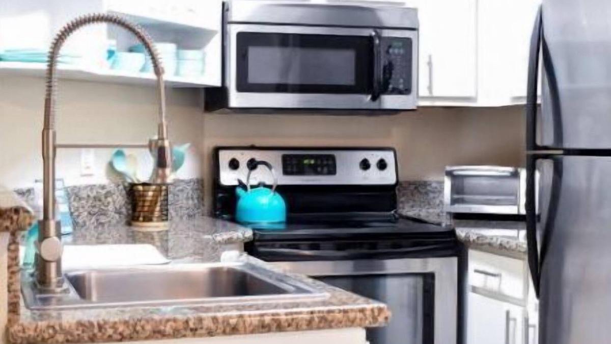 Villas Condo | Beach themed updated condo 20 min from the beach - Venetian Palms